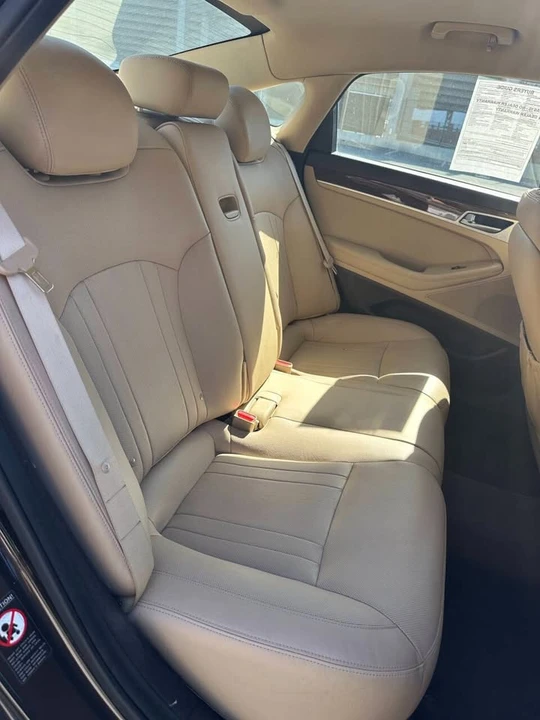 2015 Hyundai Genesis - Image 14 of 18