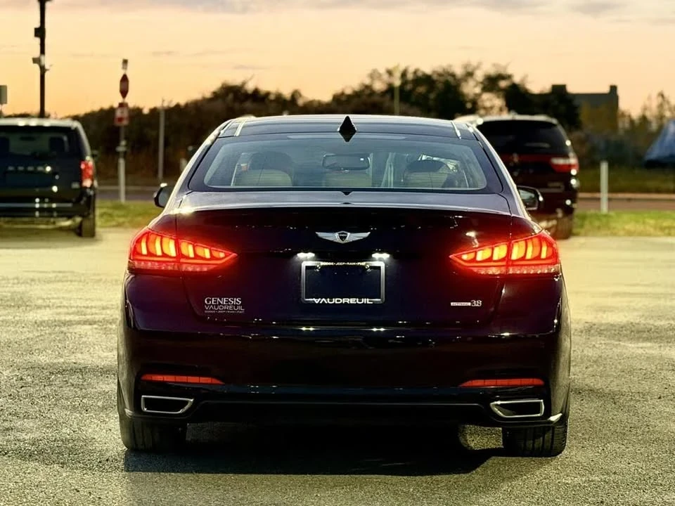 2015 Hyundai Genesis - Image 6 of 15
