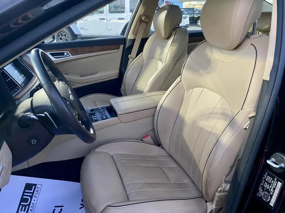 2015 Hyundai Genesis - Image 11 of 15