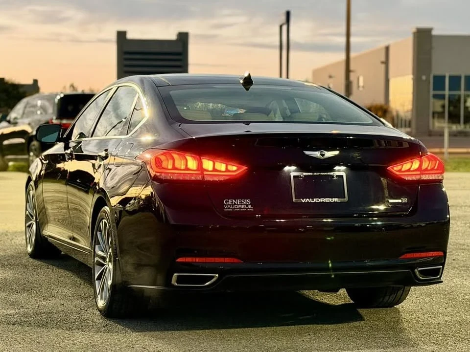 2015 Hyundai Genesis - Image 7 of 15