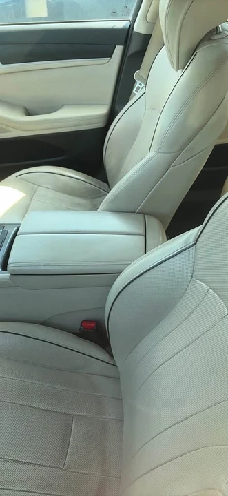 2015 Hyundai Genesis - Image 6 of 8