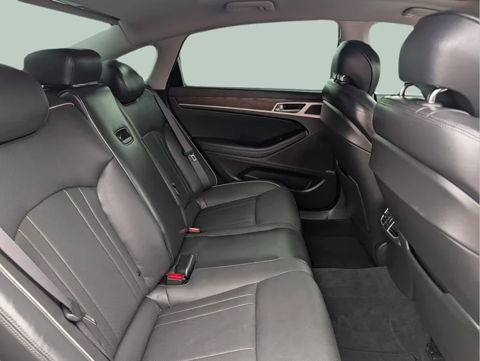 2015 Hyundai Genesis - Image 11 of 11