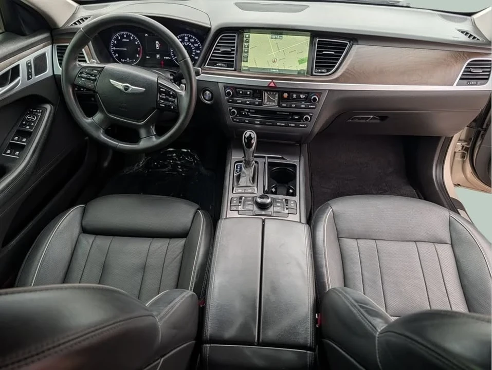 2015 Hyundai Genesis - Image 10 of 11