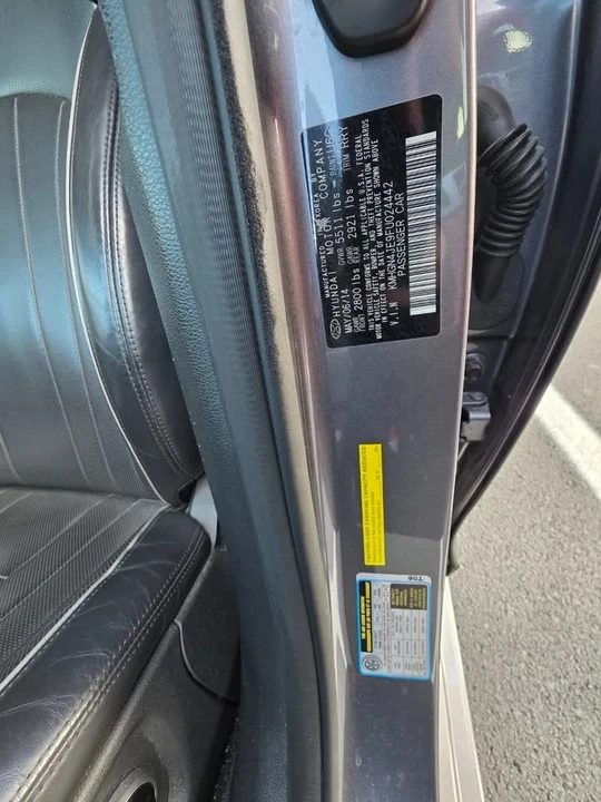2015 Hyundai Genesis - Image 10 of 10