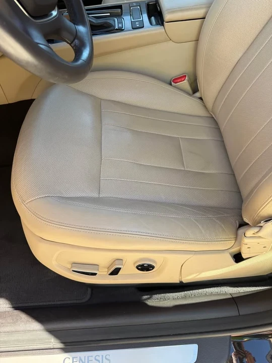 2015 Hyundai Genesis - Image 8 of 12