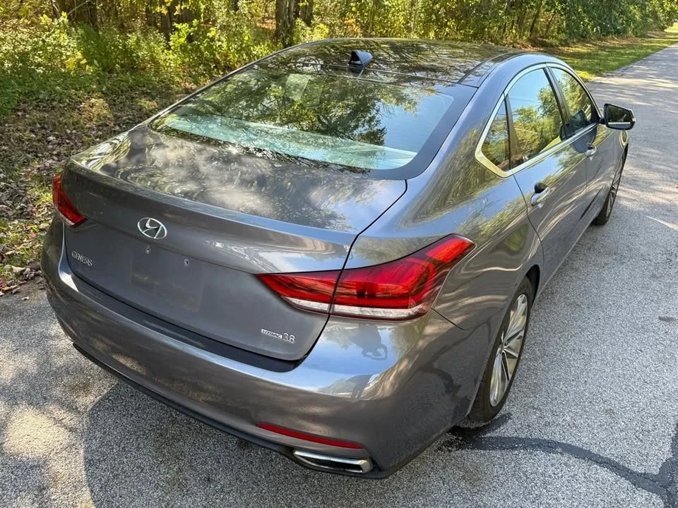 2015 Hyundai Genesis - Image 7 of 20