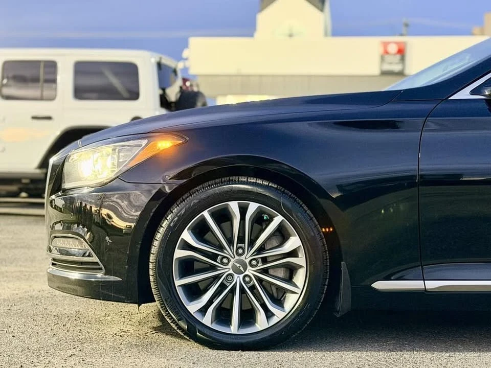 2015 Hyundai Genesis - Image 10 of 15