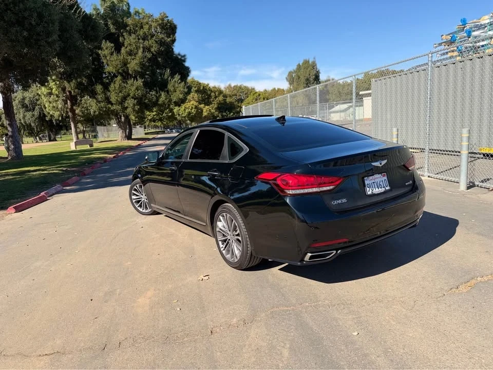 2015 Hyundai Genesis - Image 9 of 19