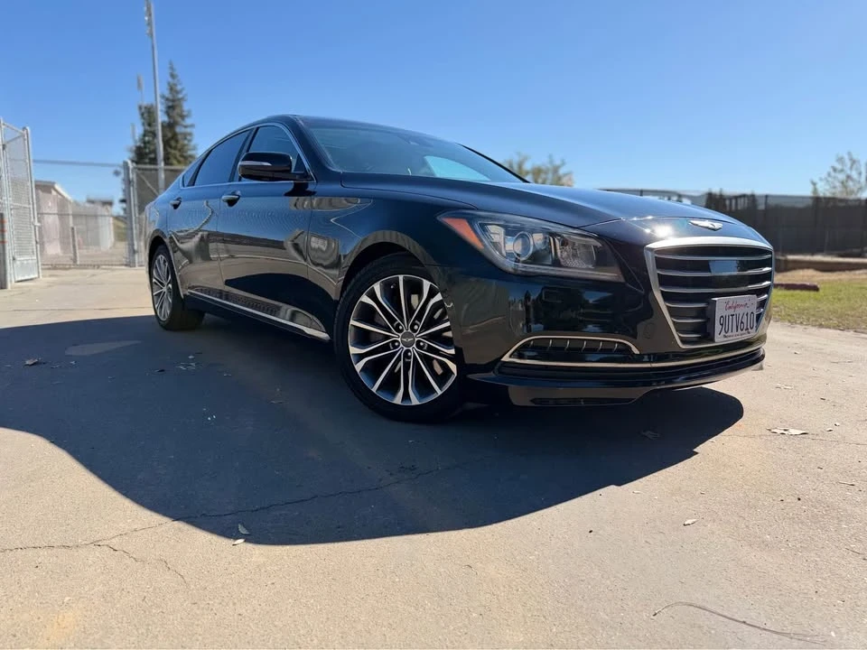 2015 Hyundai Genesis - Image 12 of 19