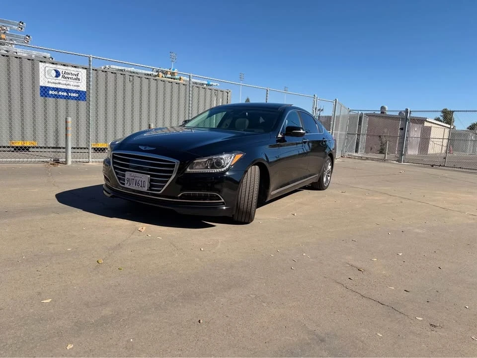 2015 Hyundai Genesis - Image 2 of 19