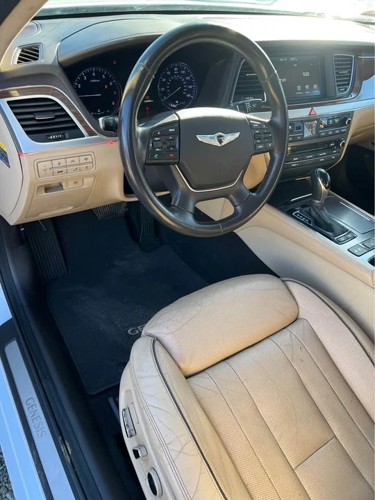 2015 Hyundai Genesis - Image 7 of 11