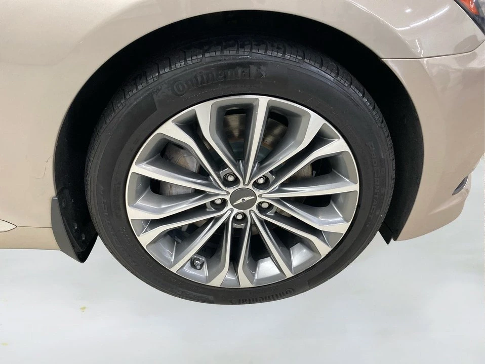 2015 Hyundai Genesis - Image 15 of 20