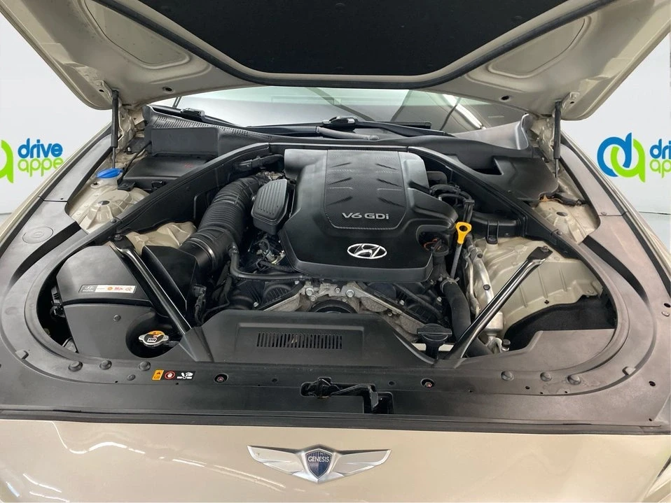 2015 Hyundai Genesis - Image 11 of 20