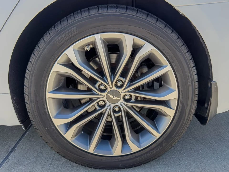 2015 Hyundai Genesis - Image 4 of 15