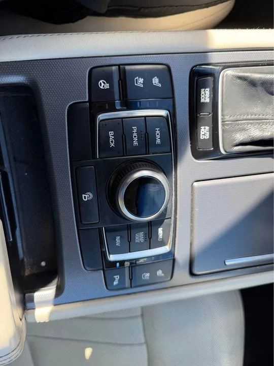 2015 Hyundai Genesis - Image 19 of 19