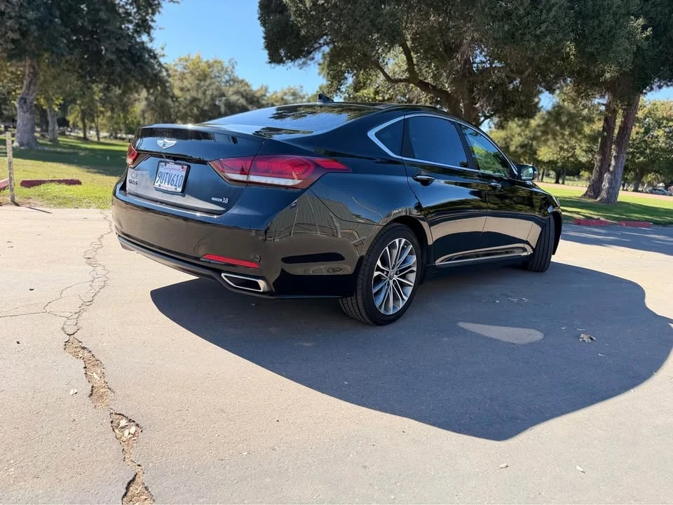 2015 Hyundai Genesis - Image 6 of 19