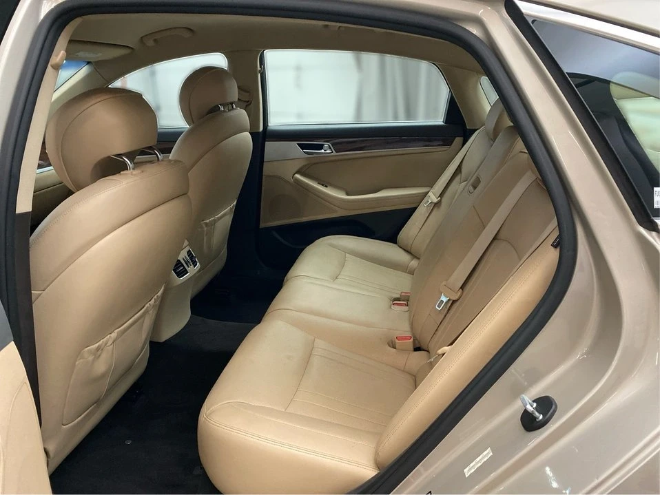 2015 Hyundai Genesis - Image 10 of 20