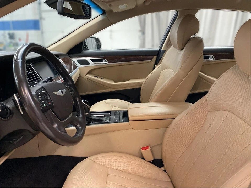 2015 Hyundai Genesis - Image 9 of 20