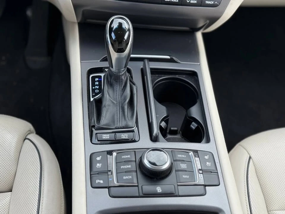 2015 Hyundai Genesis - Image 18 of 20