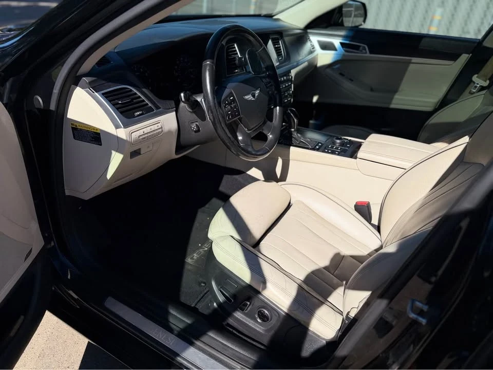 2015 Hyundai Genesis - Image 13 of 19
