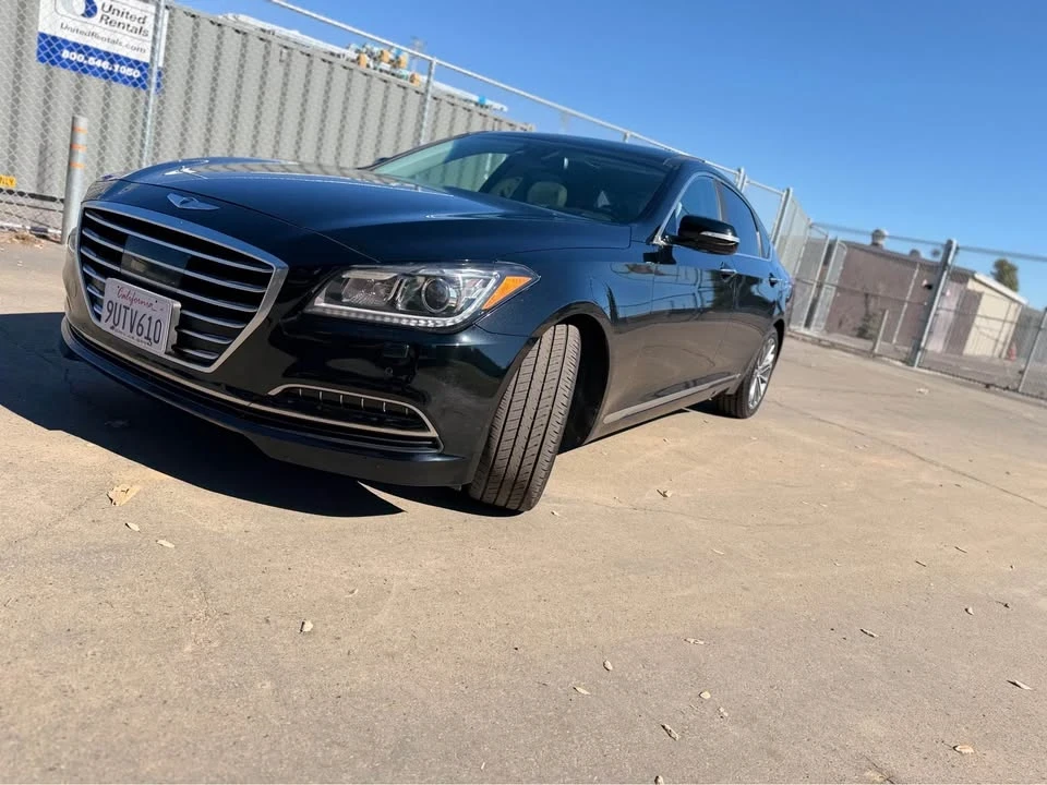 2015 Hyundai Genesis - Image 10 of 19