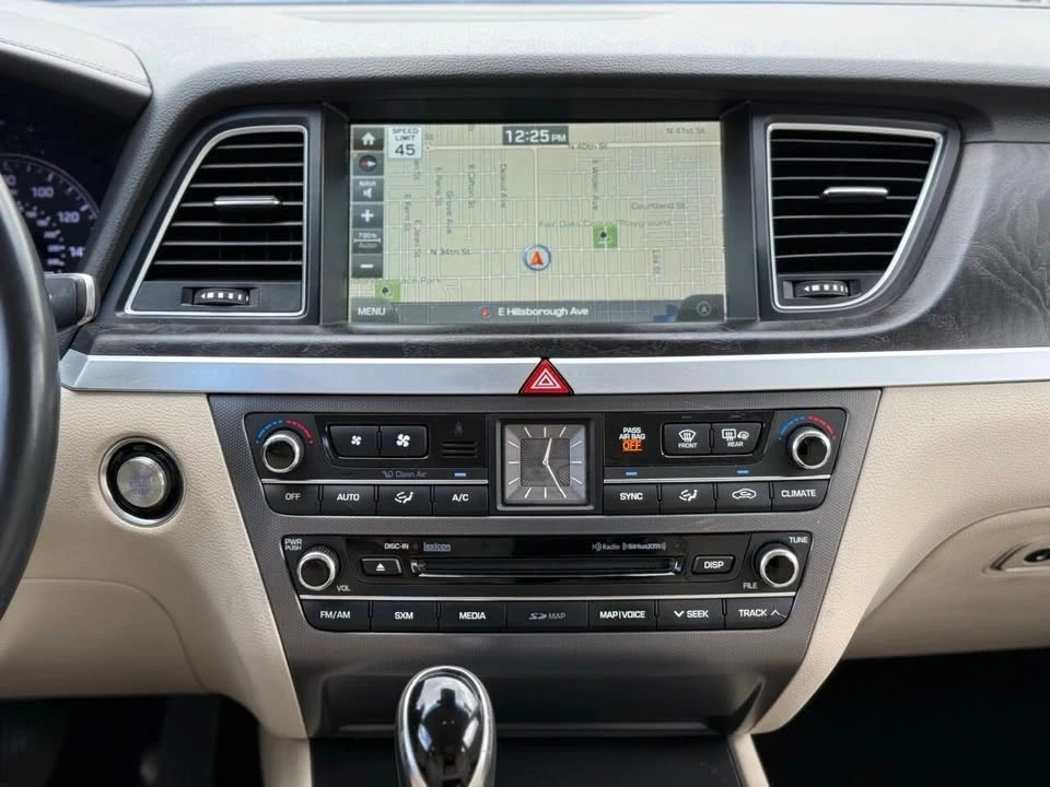 2015 Hyundai Genesis - Image 16 of 20