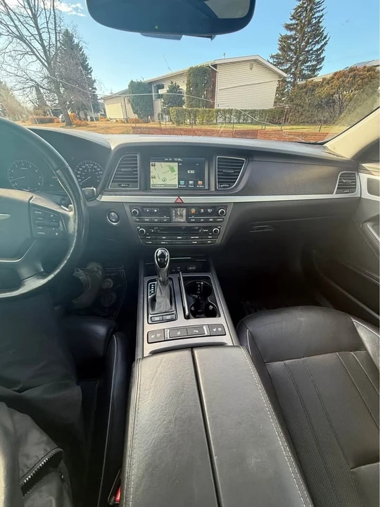 2015 Hyundai Genesis - Image 7 of 14