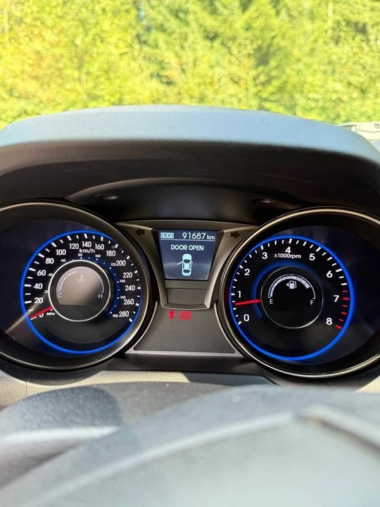 2015 Hyundai Genesis - Image 7 of 15