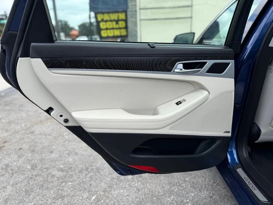 2015 Hyundai Genesis - Image 19 of 20