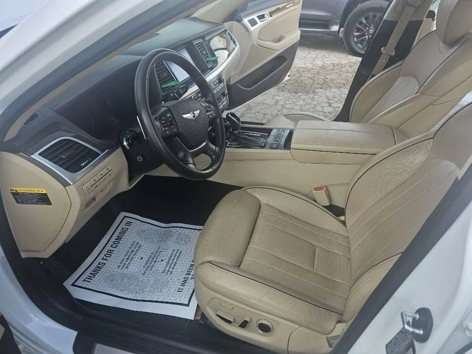2015 Hyundai Genesis - Image 13 of 20