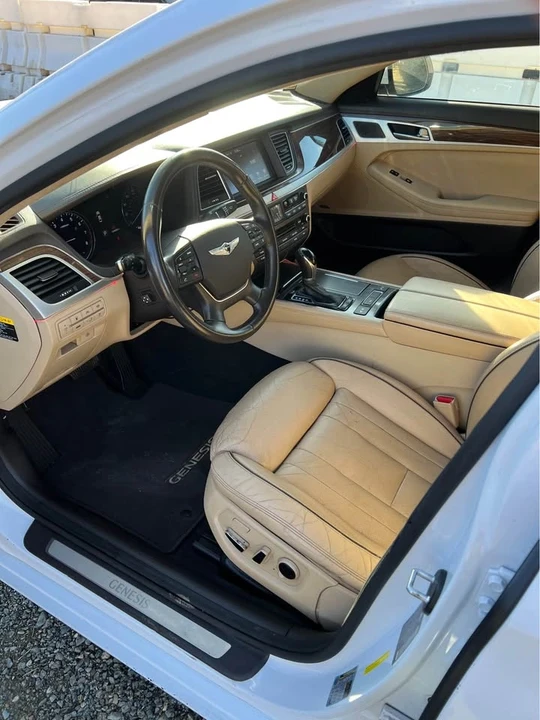 2015 Hyundai Genesis - Image 9 of 11