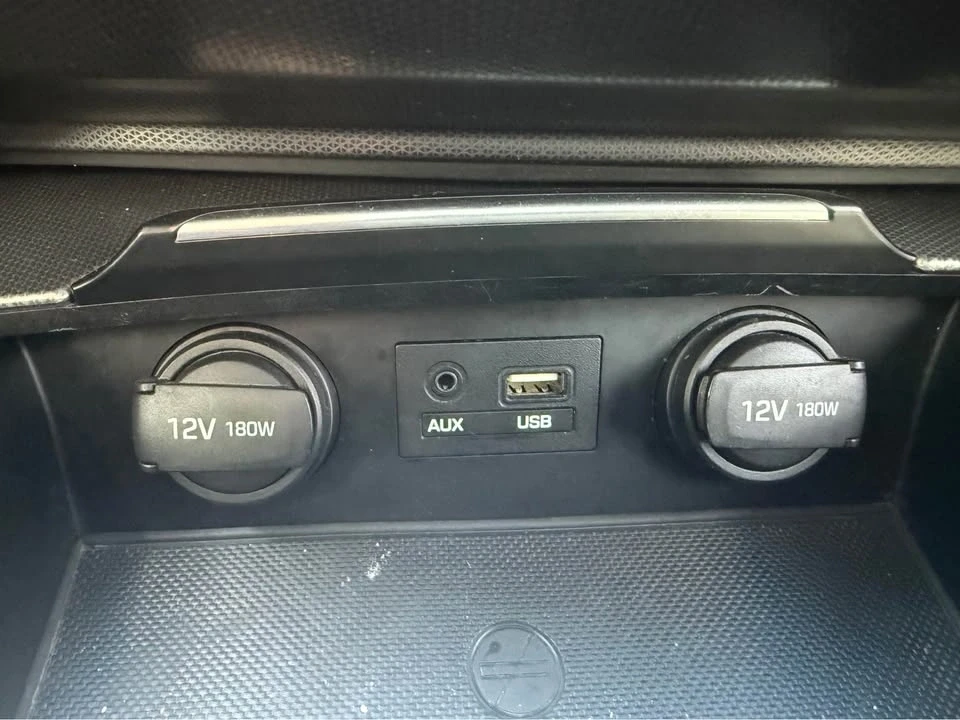 2015 Hyundai Genesis - Image 12 of 14