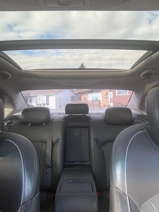 2015 Hyundai Genesis - Image 8 of 14