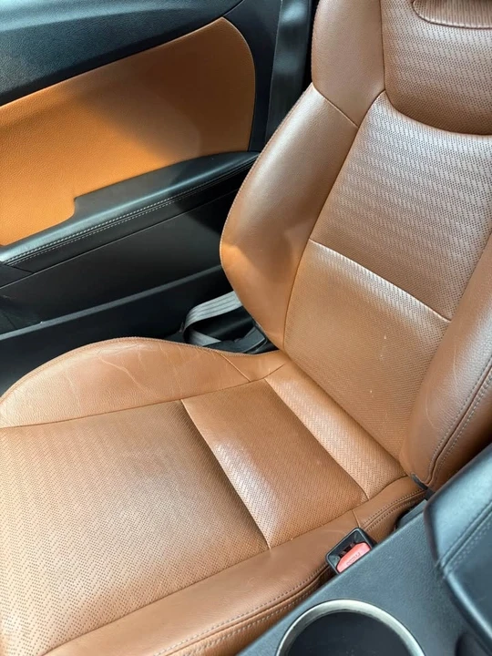 2015 Hyundai Genesis - Image 11 of 15