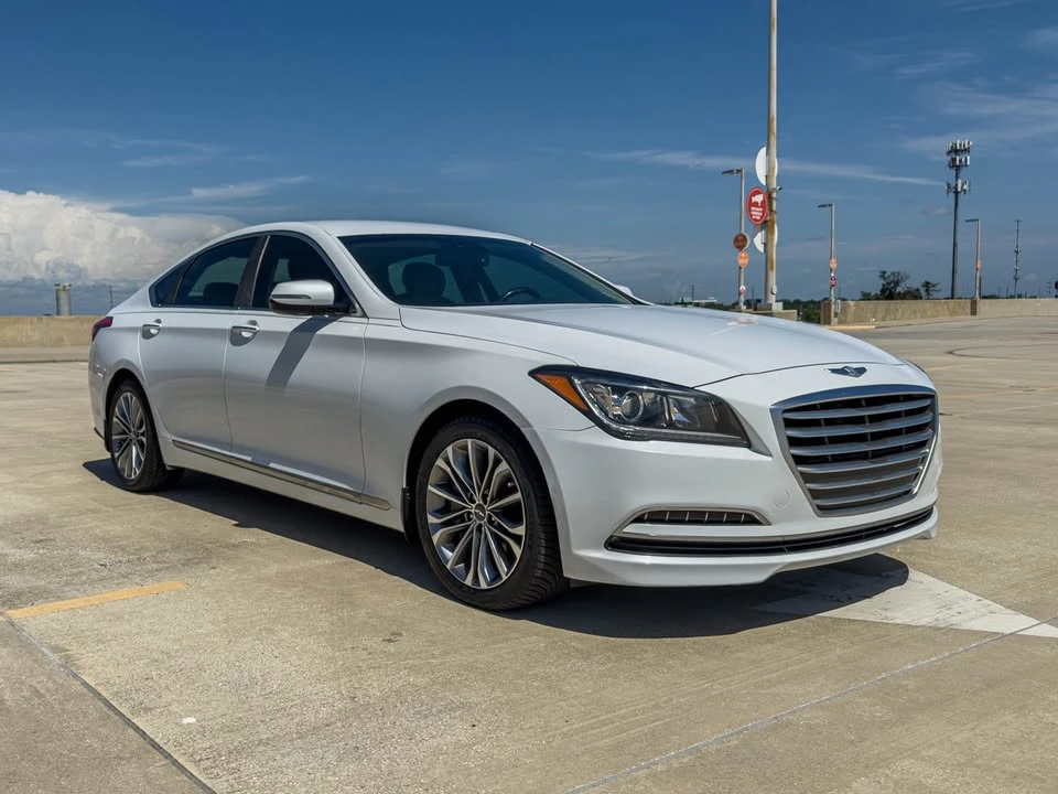 2015 Hyundai Genesis - Image 4 of 16