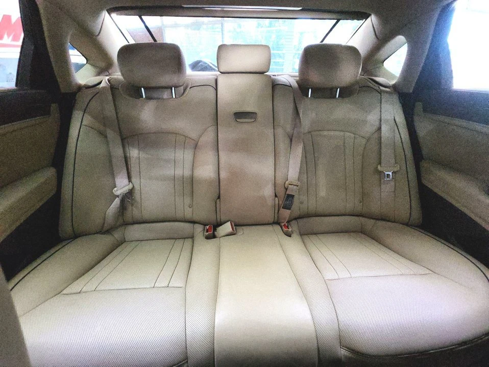 2015 Hyundai Genesis - Image 10 of 12