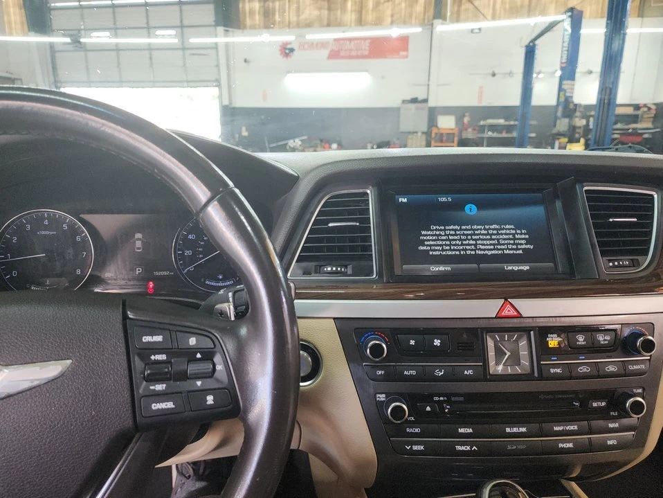 2015 Hyundai Genesis - Image 11 of 12
