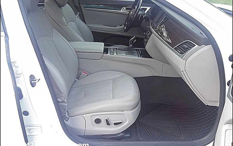 2015 Hyundai Genesis - Image 16 of 20