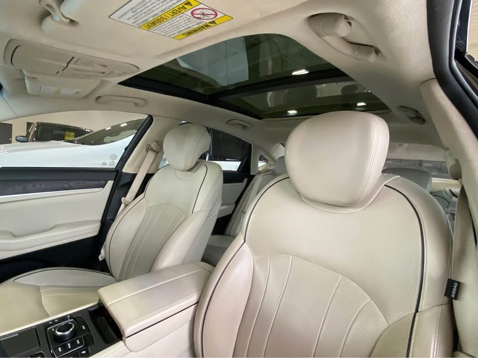 2015 Hyundai Genesis - Image 5 of 10
