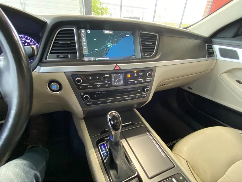 2015 Hyundai Genesis - Image 7 of 10