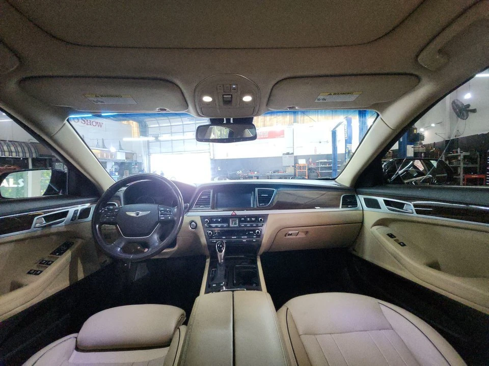 2015 Hyundai Genesis - Image 9 of 12
