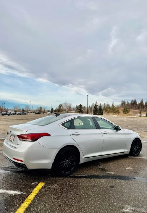 2015 Hyundai Genesis - Image 19 of 20