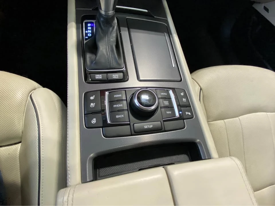 2015 Hyundai Genesis - Image 8 of 10