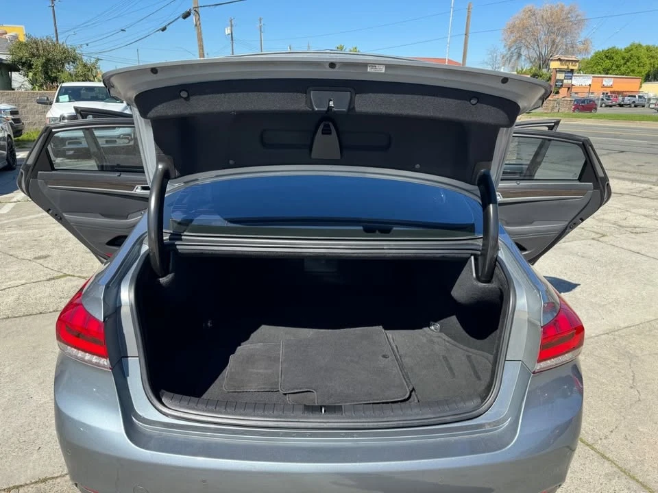 2015 Hyundai Genesis - Image 18 of 19