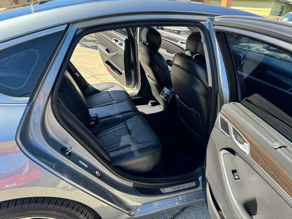 2015 Hyundai Genesis - Image 14 of 19