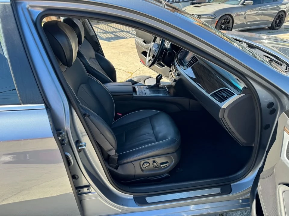 2015 Hyundai Genesis - Image 13 of 19
