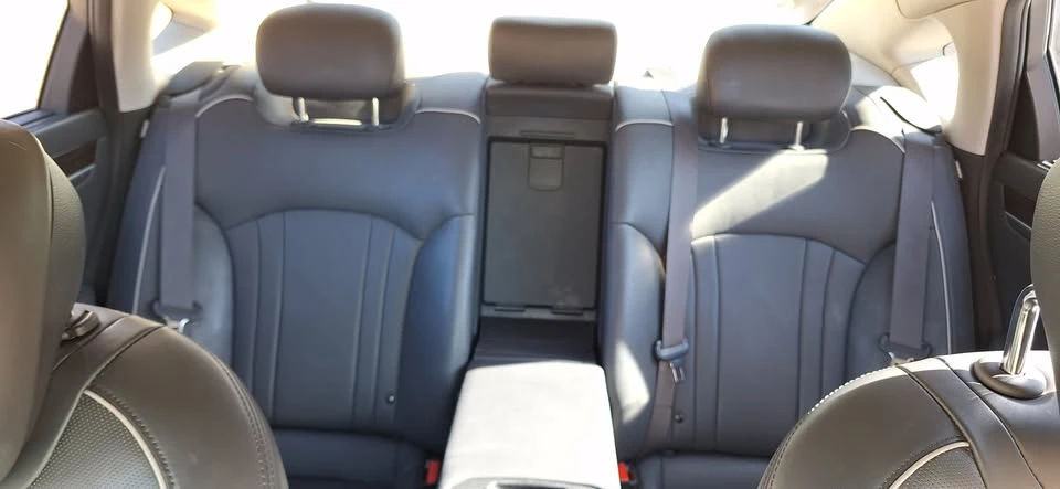 2015 Hyundai Genesis - Image 17 of 20