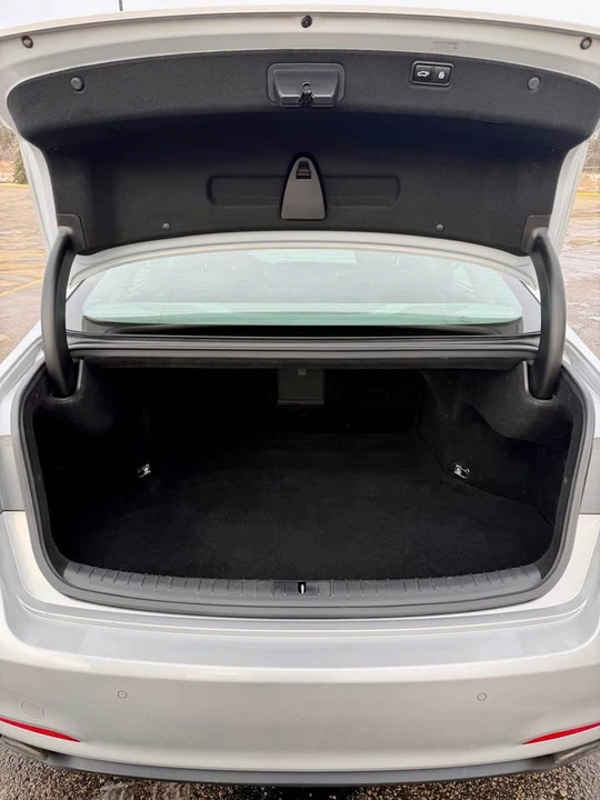 2015 Hyundai Genesis - Image 15 of 20