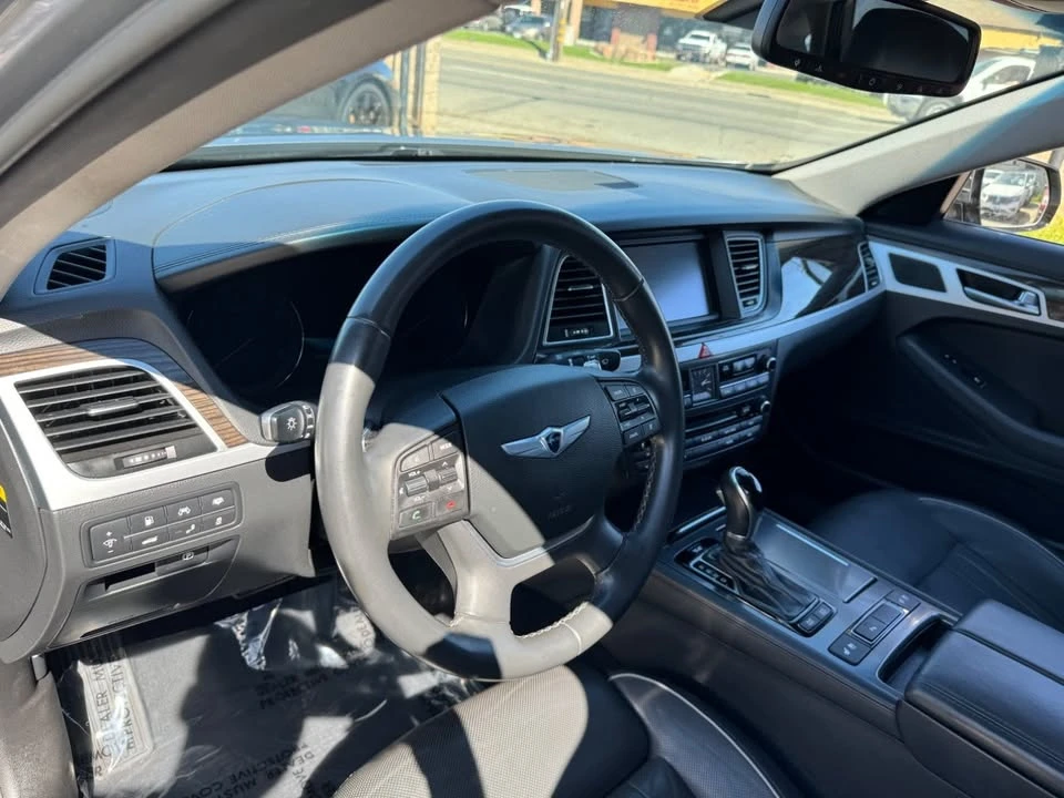 2015 Hyundai Genesis - Image 17 of 19