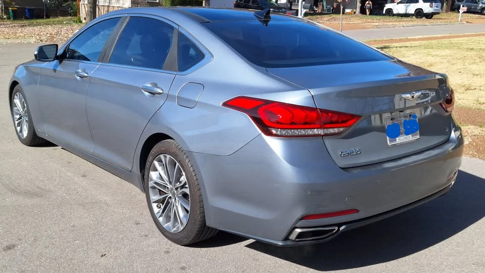 2015 Hyundai Genesis - Image 8 of 20